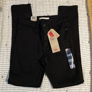 Levi’s 311 Shaping Skinny Jean